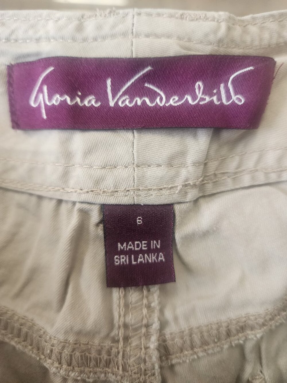 Gloria Vanderbilt size 6 Bermuda cargo shorts